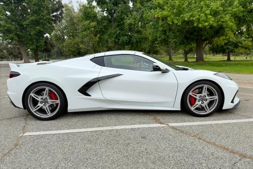 White 2023 Chevrolet Corvette Stingray w/3LT