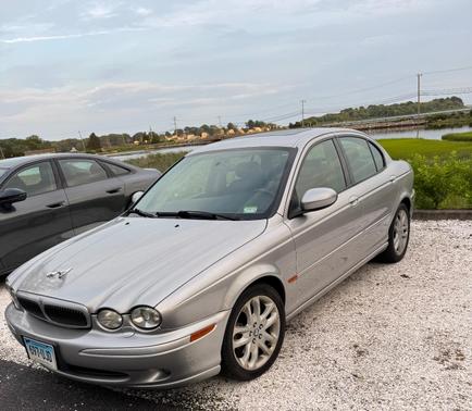 Silver 2002 Jaguar X-Type 2.5