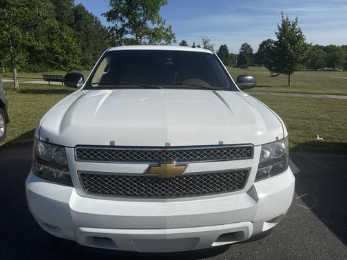 White 2014 Chevrolet Suburban 1500 LTZ