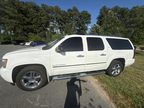 White 2014 Chevrolet Suburban 1500 LTZ
