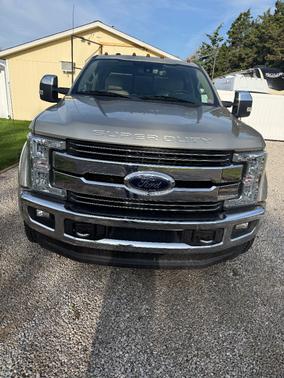 Beige 2017 Ford F-450 Lariat