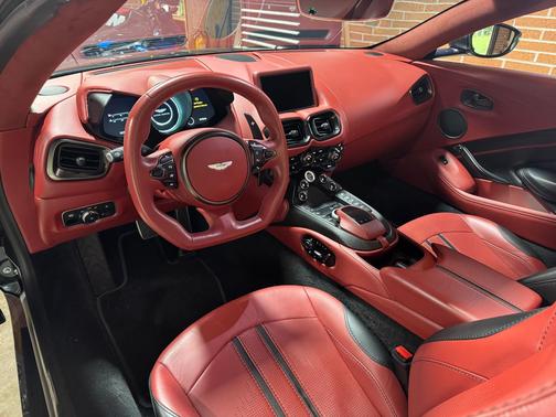 Silver 2021 Aston Martin Vantage Base