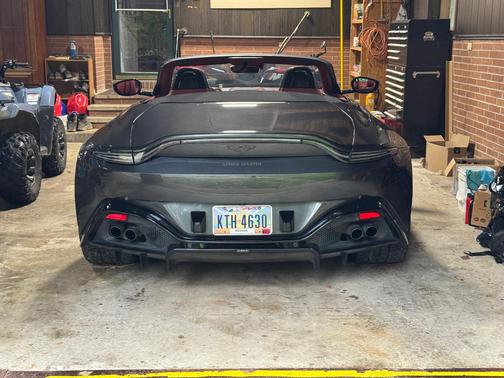 Silver 2021 Aston Martin Vantage Base