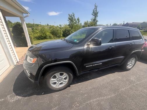 Black 2015 Jeep Grand Cherokee Laredo