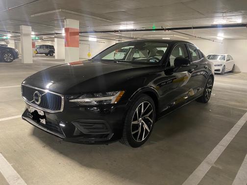 Photo 1 of 9 of 2019 Volvo S60 T5 Momentum