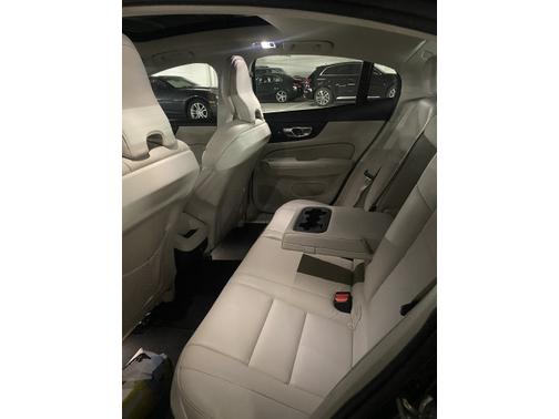 Photo 5 of 9 of 2019 Volvo S60 T5 Momentum