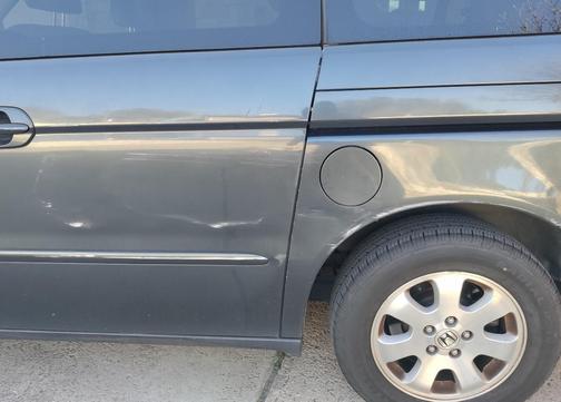 Gray 2004 Honda Odyssey EX-L
