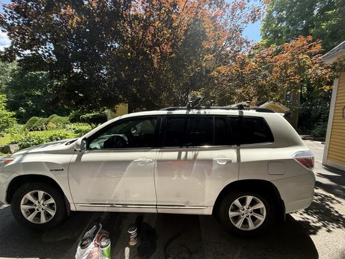 White 2013 Toyota Highlander Hybrid Base