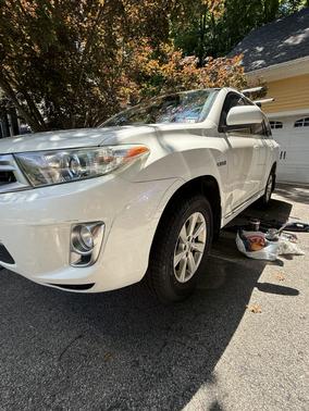 White 2013 Toyota Highlander Hybrid Base