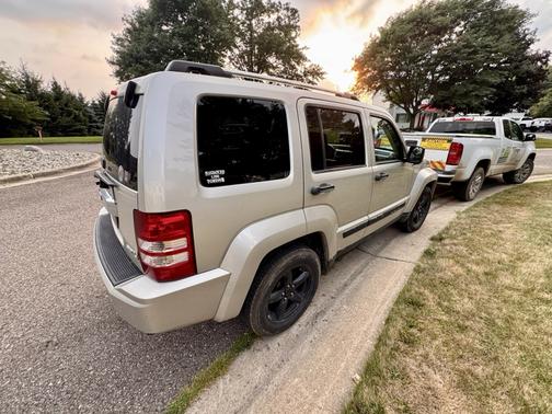 Silver 2008 Jeep Liberty Limited