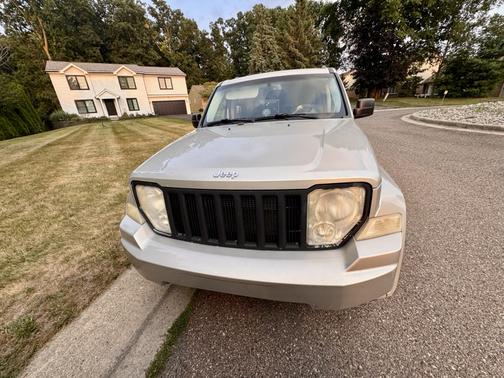 Silver 2008 Jeep Liberty Limited