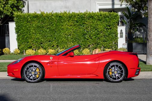 2012 Ferrari California Base