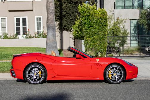 2012 Ferrari California Base