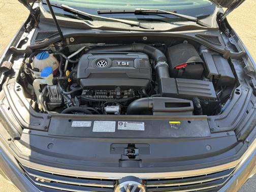 2017 Volkswagen Passat 1.8T R-Line w/Comfort