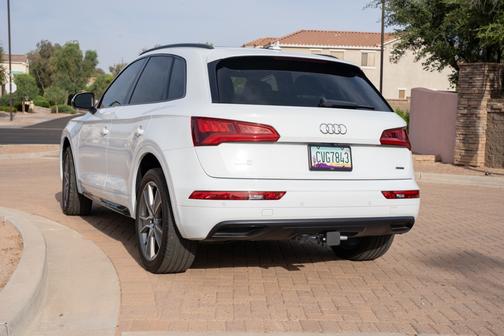 White 2019 Audi Q5 2.0T Premium Plus