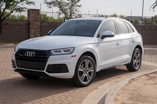 White 2019 Audi Q5 2.0T Premium Plus