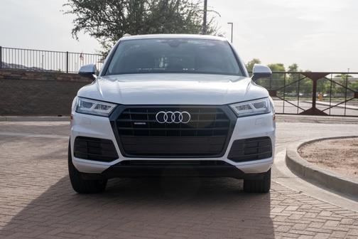 White 2019 Audi Q5 2.0T Premium Plus