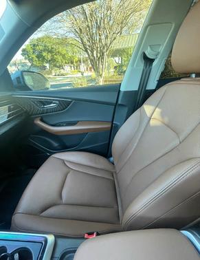 2022 Audi Q8 55 Premium Plus