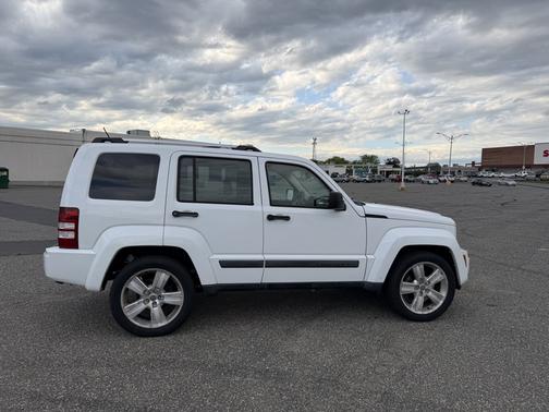 White 2012 Jeep Liberty Jet