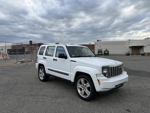 White 2012 Jeep Liberty Jet