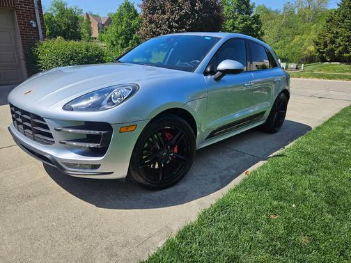 Silver 2015 Porsche Macan Macan Turbo