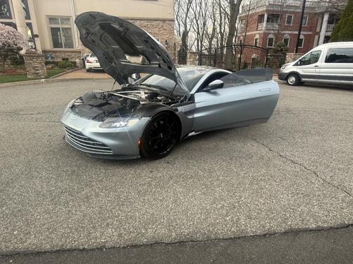 Silver 2019 Aston Martin Vantage Base