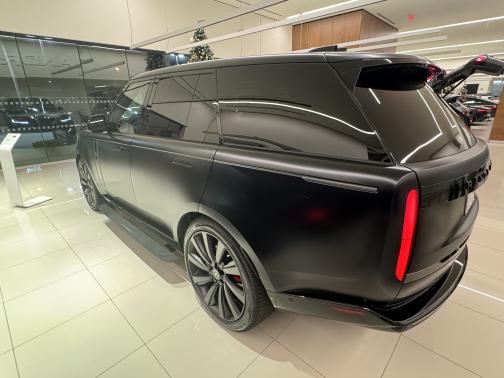 2024 Land Rover Range Rover P615 SV SWB