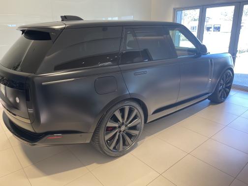 2024 Land Rover Range Rover P615 SV SWB