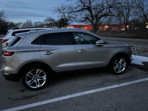 2015 Lincoln MKC Base