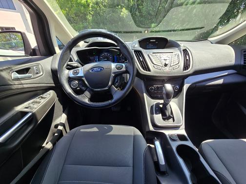 White 2015 Ford C-Max Hybrid SE