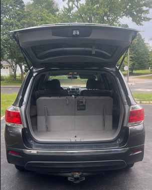 Gray 2013 Toyota Highlander Base
