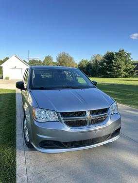 Silver 2019 Dodge Grand Caravan SE