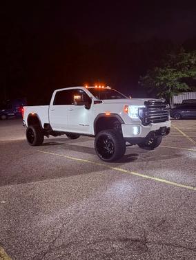 White 2020 GMC Sierra 2500 AT4