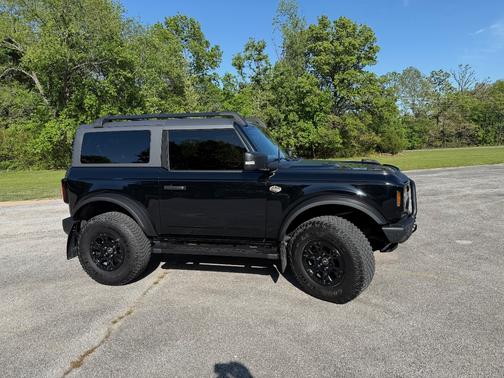 Black 2024 Ford Bronco Wildtrak