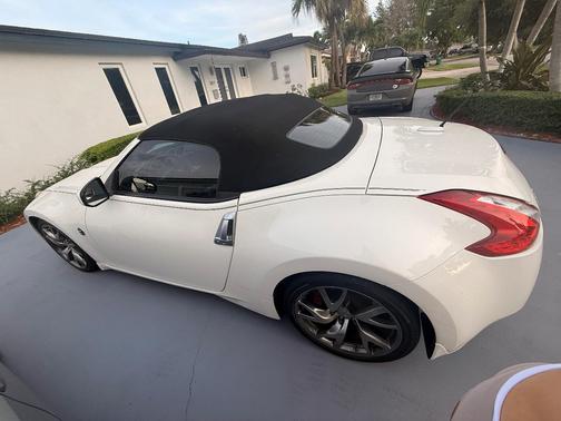 White 2015 Nissan 370Z Touring Sport