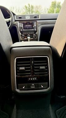 Silver 2017 Volkswagen Passat 1.8T SEL Premium