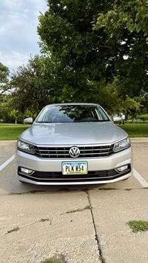 Silver 2017 Volkswagen Passat 1.8T SEL Premium
