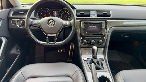 Silver 2017 Volkswagen Passat 1.8T SEL Premium