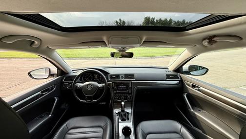 2017 Volkswagen Passat 1.8T SEL Premium