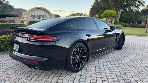 2020 Porsche Panamera Panamera GTS