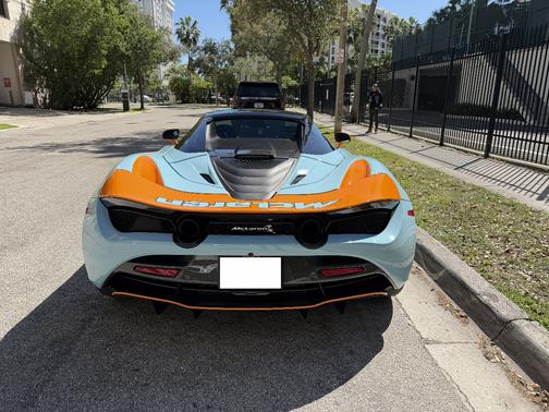 2021 McLaren 720S Base