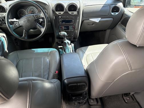 2004 GMC Envoy XUV SLT