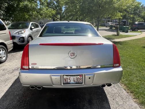 Photo 1 of 7 of 2006 Cadillac DTS Luxury