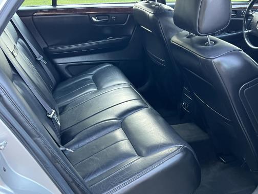 Photo 3 of 7 of 2006 Cadillac DTS Luxury