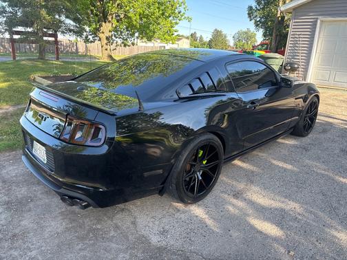 Black 2013 Ford Mustang GT Premium