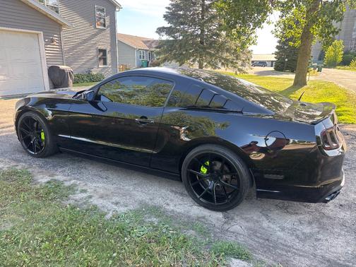 Black 2013 Ford Mustang GT Premium