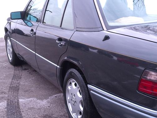 1994 Mercedes-Benz E-Class E320