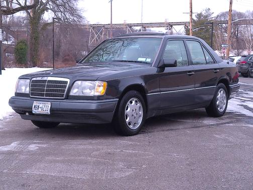 1994 Mercedes-Benz E-Class E320