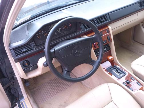 1994 Mercedes-Benz E-Class E320