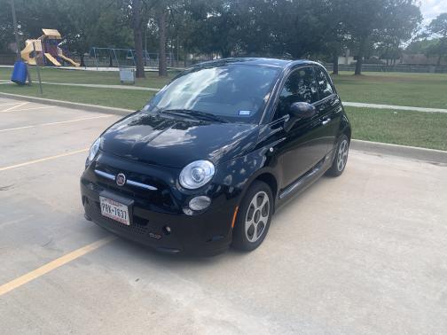 Photo 2 of 20 of 2015 FIAT 500e Battery Electric